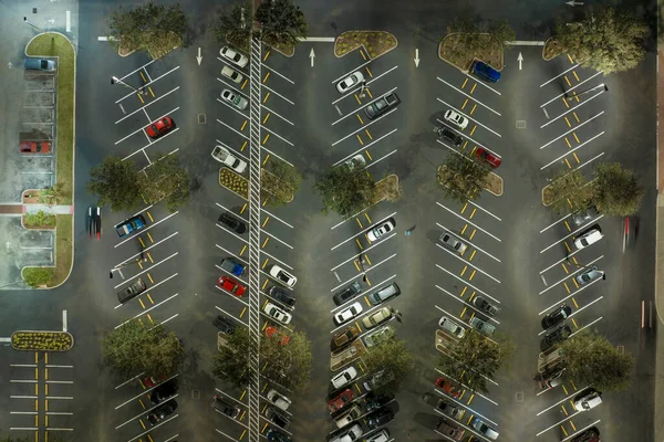 Luftaufnahme Eines Großen Parkplatzes Der Nacht Mit Vielen Geparkten Autos — Stockfoto