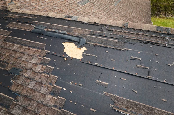 Damaged House Roof Missing Shingles Hurricane Ian Florida Consequences Natural — Stock Photo, Image