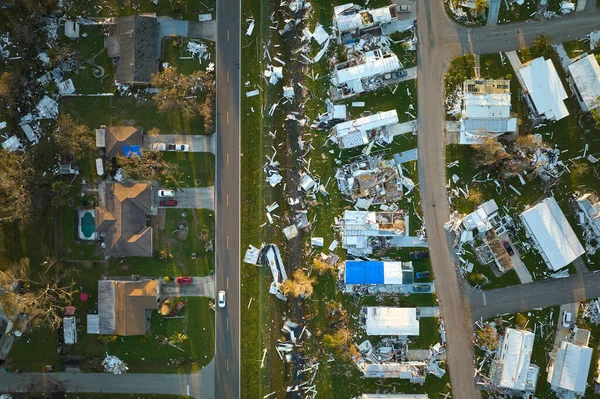 Förstörd Orkanen Ian Förorts Hus Florida Husbil Bostadsområde Konsekvenser Naturkatastrofer — Stockfoto