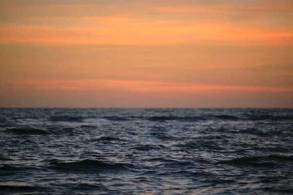 Dramatic Red Ocean Waves Sunset Soft Evening Sea Dark Water —  Fotos de Stock