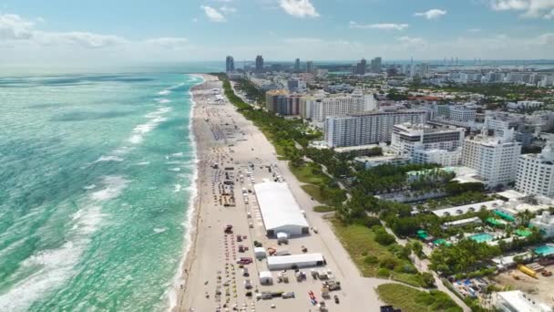 Miami Beach City Luksusowymi Hotelami Apartamentami Piaszczystą Plażą Widok Infrastrukturę — Wideo stockowe