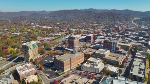 Αεροφωτογραφία Της Πόλης Asheville Στο Κέντρο Της Βόρειας Καρολίνας Ψηλά — Αρχείο Βίντεο