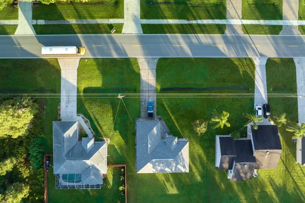 Vista Aérea Pequena Cidade Americana Flórida Com Casas Particulares Entre — Fotografia de Stock