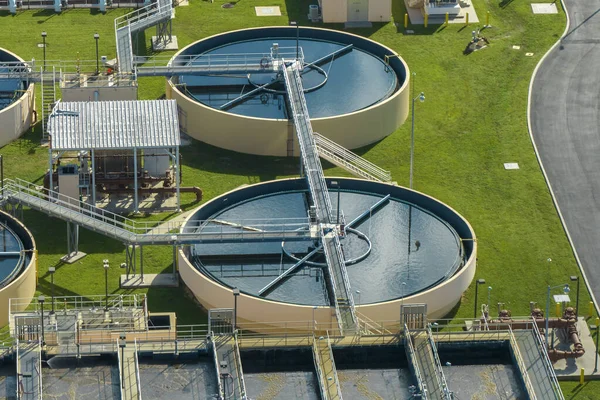 Aerial View Modern Water Cleaning Facility Urban Wastewater Treatment Plant — Stockfoto