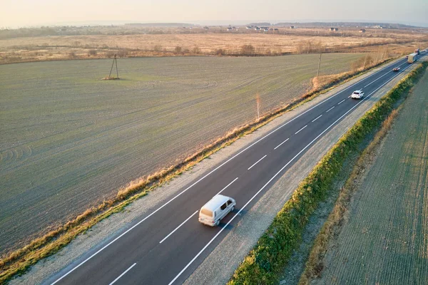 Luchtfoto Van Intercity Weg Met Snelrijdende Auto Bij Zonsondergang Top — Stockfoto
