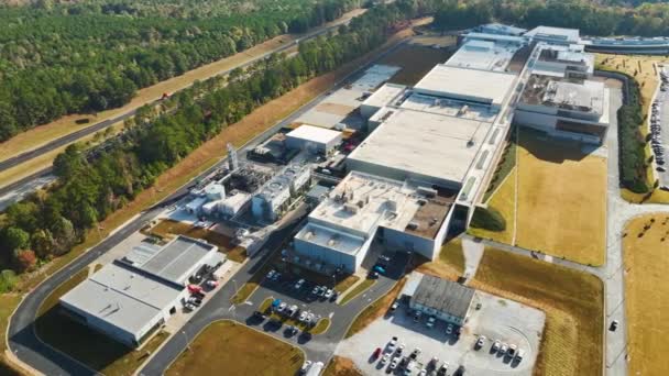 Luftaufnahme Eines Neuen Großen Fabrikkomplexes Für Die Produktion Und Den — Stockvideo