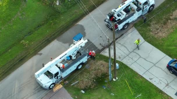 Aerial View Electrician Workers Repairing Damaged Power Lines Hurricane Ean — Stock Video
