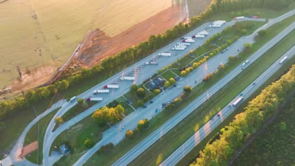 Top View Large Rest Area Busy Multilane American Freeway Fast — Wideo stockowe