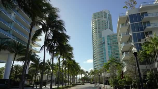 Pov开车在迈阿密海滩柯林斯大道 弗罗里达公路 交通繁忙 — 图库视频影像