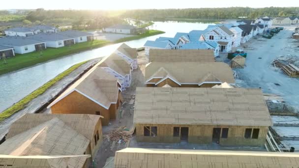 Dřevěné Rámy Nových Levných Amerických Domů Výstavbě Výstavba Rezidenčního Bydlení — Stock video