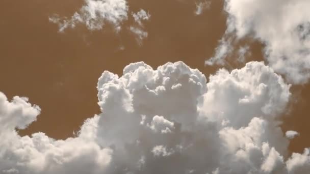 Time Lapse White Fluffy Cumulonimbus Clouds Forming Thunderstorm Summer Sky — Vídeo de stock
