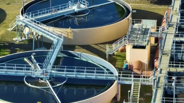 Moderne Waterzuiveringsinstallatie Stedelijke Afvalwaterzuiveringsinstallatie Zuiveringsproces Voor Het Verwijderen Van Ongewenste — Stockvideo