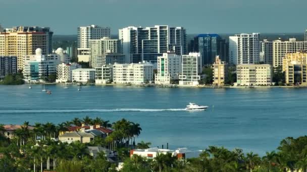 Widok Góry Bogatej Dzielnicy Sarasota Miasta Floryda Domów Nad Brzegiem — Wideo stockowe