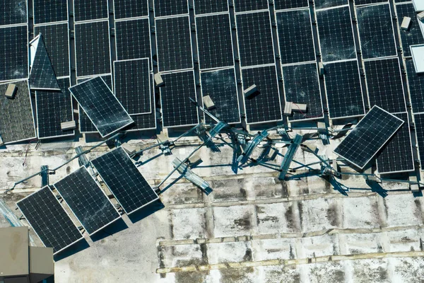 Luchtfoto Van Beschadigd Door Orkaan Wind Fotovoltaïsche Zonnepanelen Gemonteerd Industriële — Stockfoto