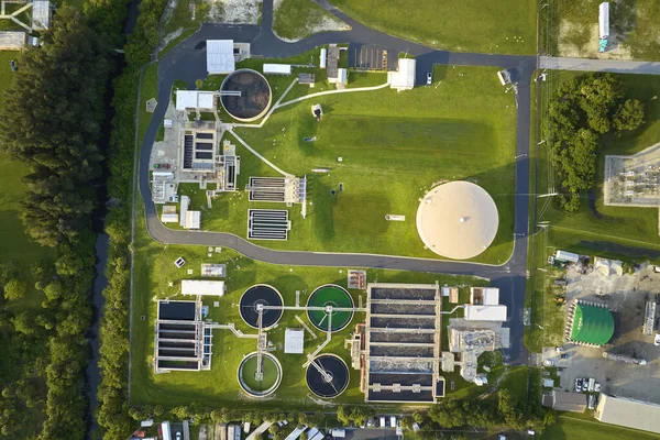 Luftaufnahme Einer Modernen Wasserreinigungsanlage Der Städtischen Kläranlage Reinigungsprozess Zur Entfernung — Stockfoto