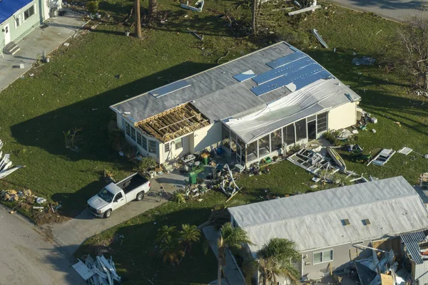 Efterdyningar Naturkatastrofer Södra Florida Svårt Skadade Husbilar Efter Orkanen Ian — Stockfoto