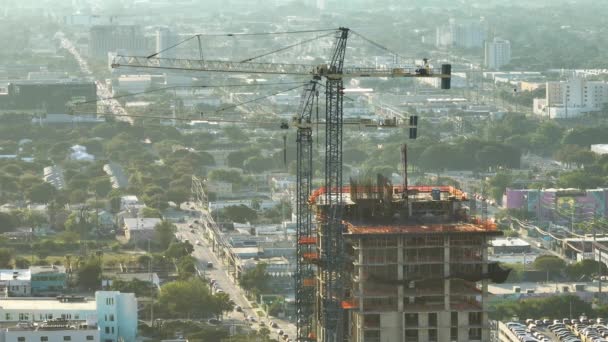 Letecký Pohled Nově Rozvíjející Rezidenci Americké Městské Oblasti Věžní Jeřáby — Stock video