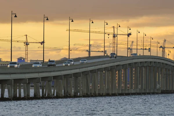 Мост Баррона Коллиера Мост Гилкриста Флориде Движущимися Автомобилями Транспортная Инфраструктура — стоковое фото