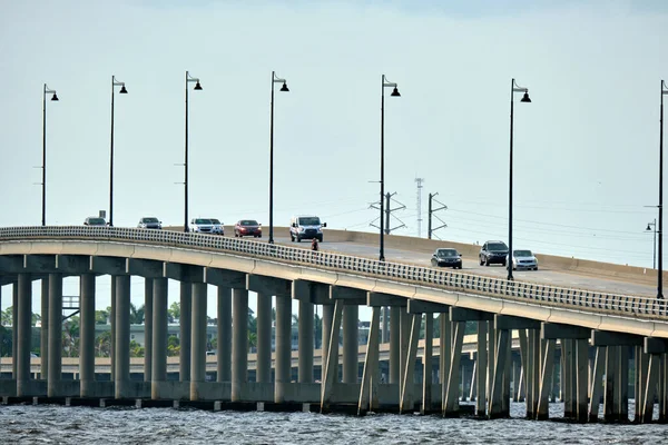 Barron Collier Bridge Gilchrist Bridge Florida Con Traffico Movimento Infrastrutture — Foto Stock