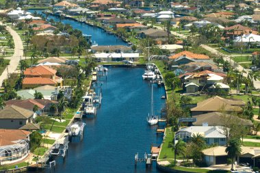 Ian kasırgası yüzünden Florida 'daki sahil evleri yerle bir oldu. Doğal afetin sonuçları..