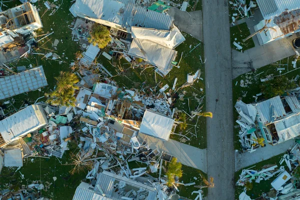 Orkanen Förstörde Förorts Hus Tak Florida Husbil Bostadsområde Konsekvenser Naturkatastrofer — Stockfoto