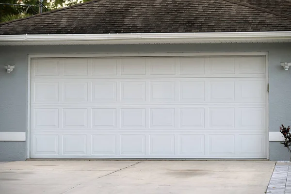 Wide Garage Double Door Concrete Driveway New Modern American House — Photo