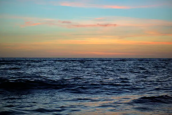 Dramatic Red Ocean Waves Sunset Soft Evening Sea Dark Water — Fotografia de Stock