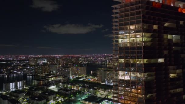 Житло Висотних Хмарочосів Вночі Видом Місто Санні Айлс Біч Флориді — стокове відео