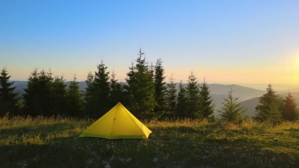 Západní Horská Krajina Turistickým Stanem Kopci Kempu Jasného Slunečného Večera — Stock video