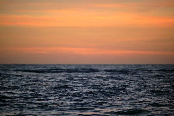 Dramatic Red Ocean Waves Sunset Soft Evening Sea Dark Water — Foto de Stock