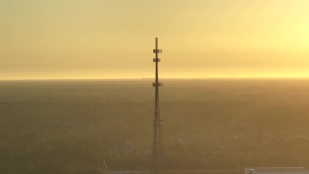 Aerial View Telecommunications Cell Phone Tower Wireless Communication Antennas Network — Vídeo de stock