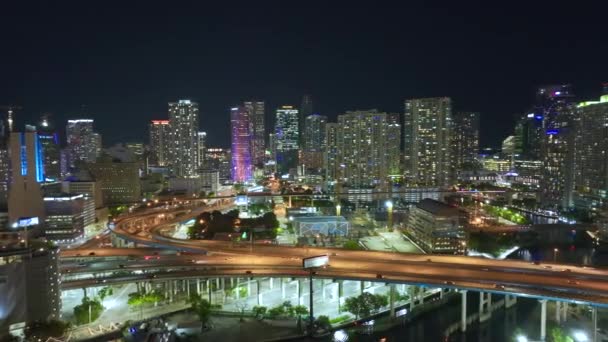 Вид Зверху Широкі Шосе Перехрестя Маямі Штат Флорида Вночі Автомобілями — стокове відео