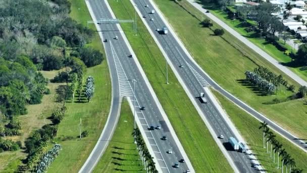 Aerial View Busy American Highway Heavy Fast Moving Traffic Florida — Stock Video