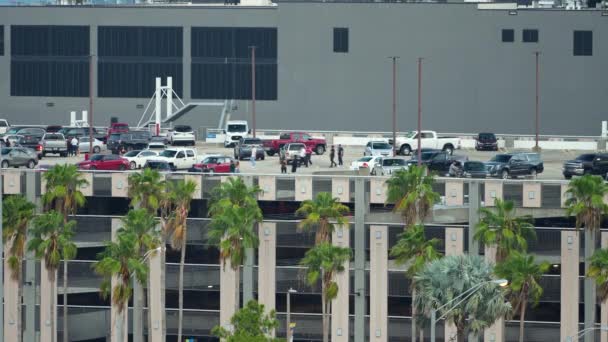 Estacionamiento Moderno Varios Niveles Centro Ciudad Florida Con Muchos Coches — Vídeos de Stock