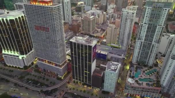 Edifícios Arranha Céus Tráfego Rua Distrito Central Miami Brickell Flórida — Vídeo de Stock