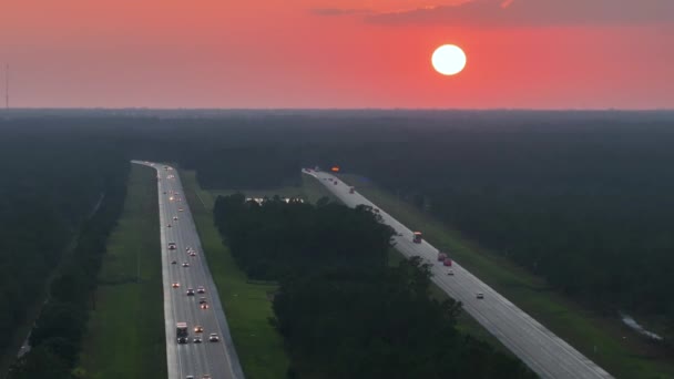 Вид Сверху Переполненную Скоростную Автомагистраль Флориде Быстрым Движением Транспорта Восходе — стоковое видео