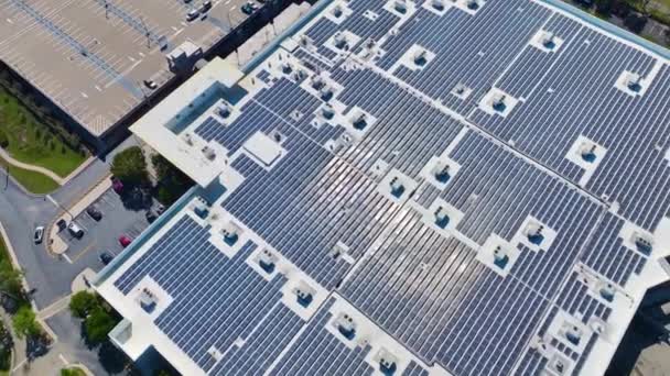 Aerial View Many Photovoltaic Panels Installed Shopping Mall Roof Top — Vídeos de Stock