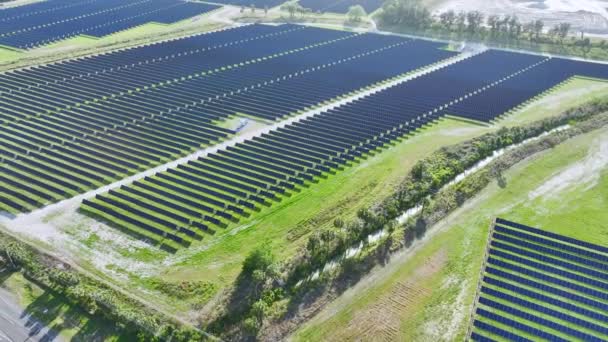 Obnovitelná Elektřina Nulovými Emisemi Udržitelná Elektrárna Mnoha Řadami Solárních Fotovoltaických — Stock video