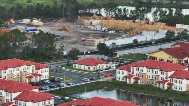 Vista Superior Prédio Apartamentos Madeira Construção Nova Área Suburbana Desenvolvimento — Vídeo de Stock