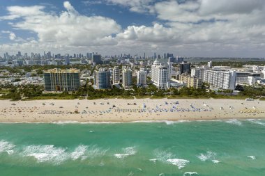 Miami Beach şehri yukarıdan. ABD 'de popüler bir tatil yeri.