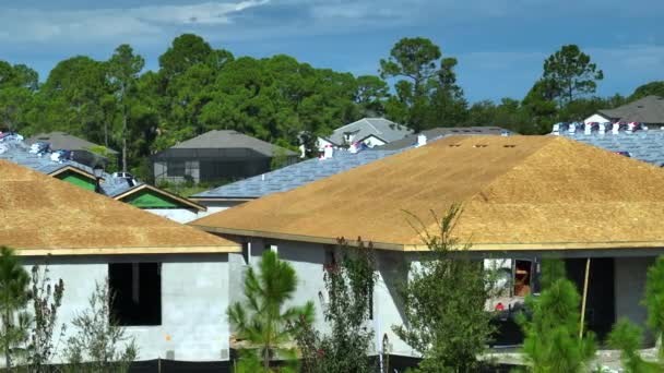 Aerial View Residential Private Home Wooden Roofing Structure Construction Florida — Vídeos de Stock