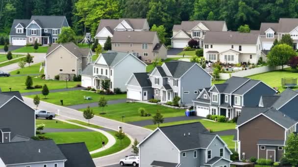 美国梦中的住宅是美国郊区房地产开发的典范 从纽约罗切斯特住宅区住宅的上方看 — 图库视频影像