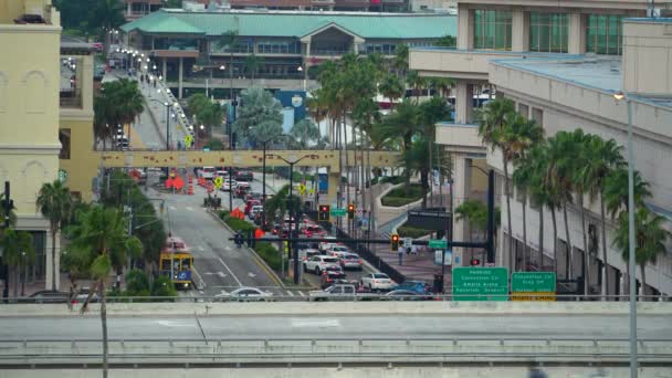 Vista Cima Rua Larga Americana Tampa Florida Com Tráfego Denso — Vídeo de Stock