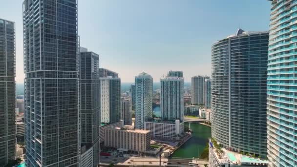 Abd Nin Florida Kentindeki Miami Brickell Semtindeki Beton Cam Gökdelen — Stok video