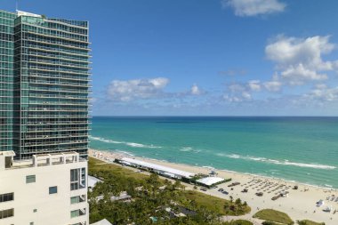 Miami Sahili 'nin panoramik manzarası. Güney Sahili Yüksek Lüks oteller ve apartmanlar.