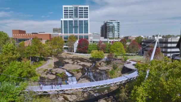 Letecký Pohled Reedy River Waterfalls Centru Greenville City Jižní Karolíně — Stock video