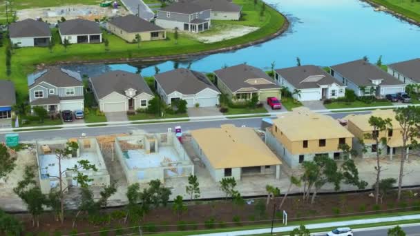 Vista Superior Casas Madeira Construção Nova Área Suburbana Desenvolvimento Desenvolvimento — Vídeo de Stock