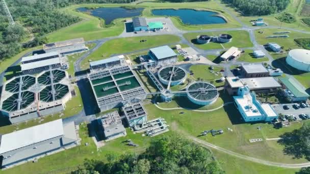 Aerial View Modern Water Cleaning Facility Urban Wastewater Treatment Plant — Vídeos de Stock