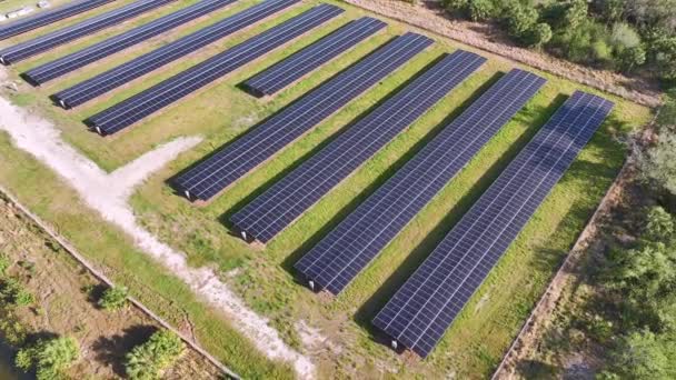 Возобновляемое Электричество Нулевым Выбросом Устойчивая Электростанция Многими Рядами Солнечных Фотоэлектрических — стоковое видео
