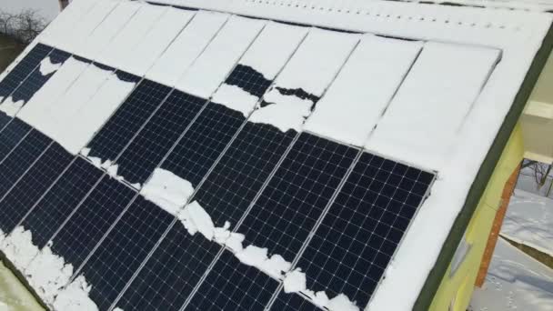 Aerial View House Roof Solar Panels Covered Snow Melting Winter — Vídeo de stock